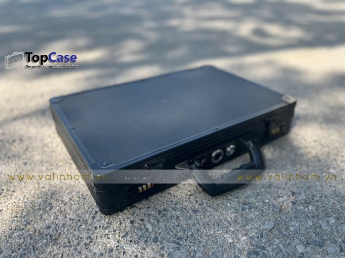 3086369691671708594136